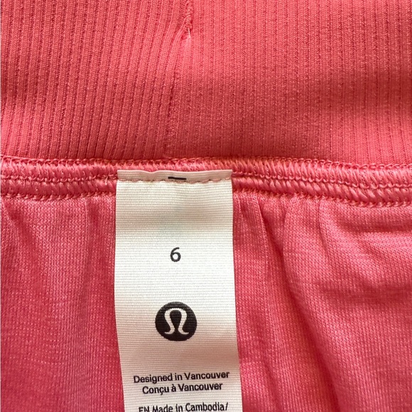 NWT 💕 Lululemon Dance studio high rise 3.5” lined Sakura Pink Shorts - Picture 6 of 6